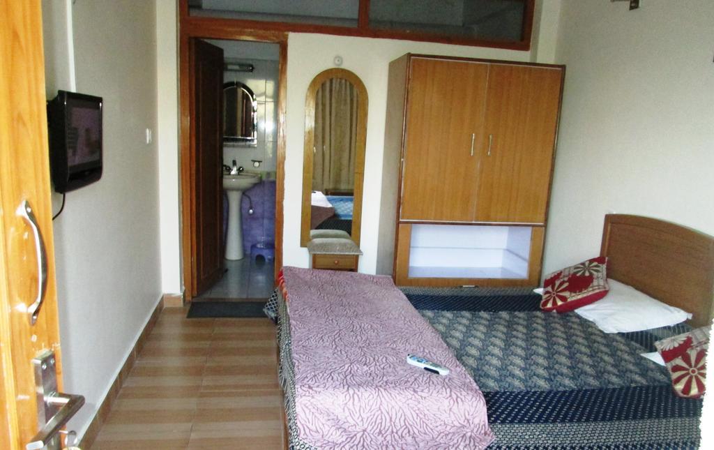 Ranikhet Grand Room photo